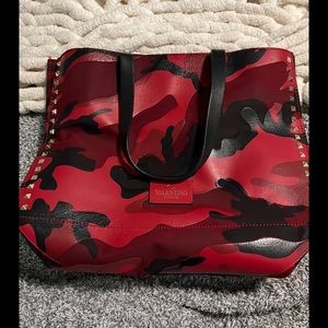 VALENTINO GARAVANI Camouflage Rockstud Tote